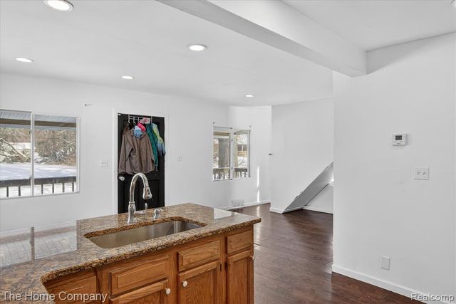 35799 Park Place, Romulus, MI 48174