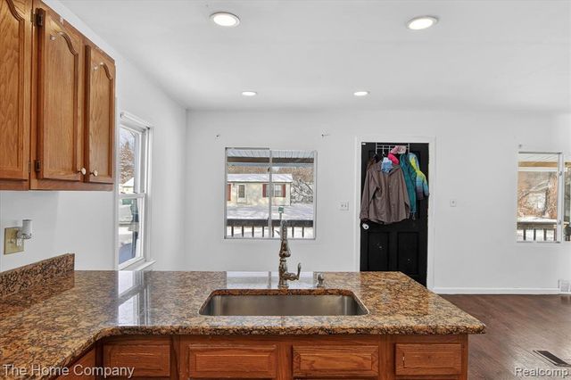 35799 Park Place, Romulus, MI 48174