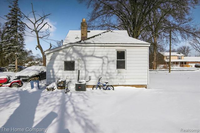 35799 Park Place, Romulus, MI 48174