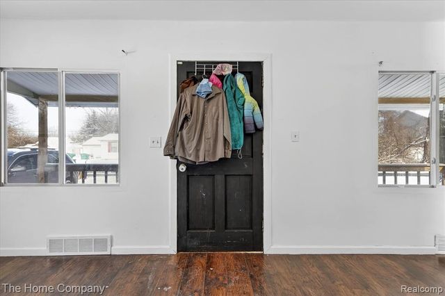 35799 Park Place, Romulus, MI 48174