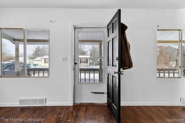 35799 Park Place, Romulus, MI 48174