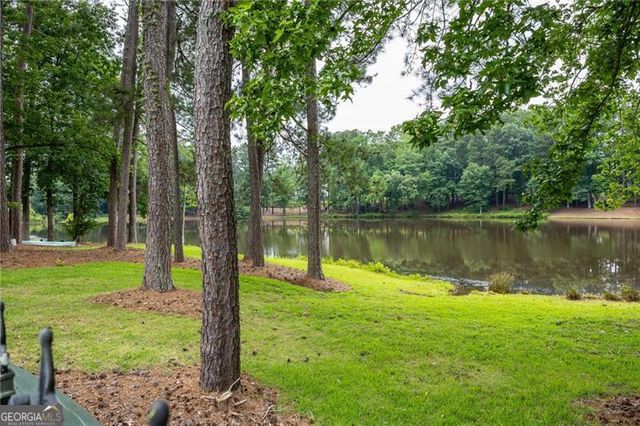 1255 Waterfall Lane NW, Acworth, GA 30101
