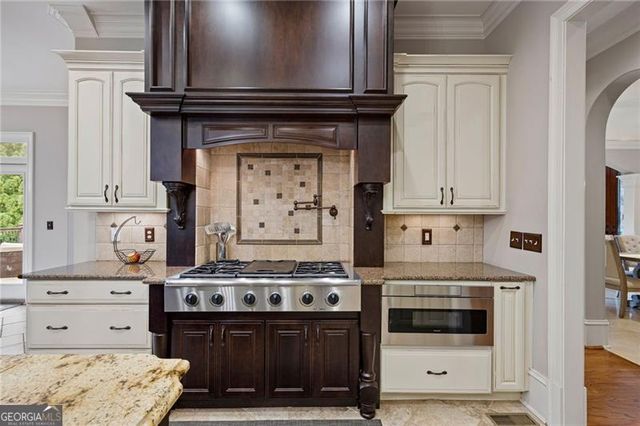 1255 Waterfall Lane NW, Acworth, GA 30101