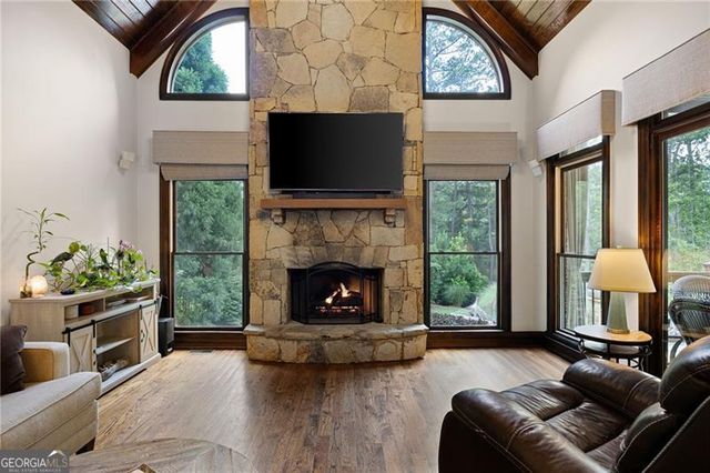 1255 Waterfall Lane NW, Acworth, GA 30101