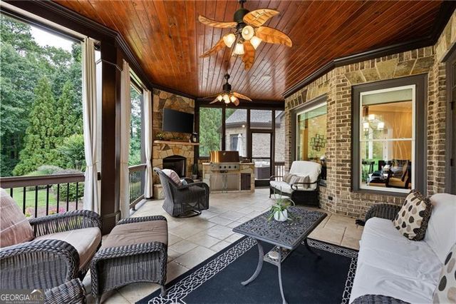 1255 Waterfall Lane NW, Acworth, GA 30101