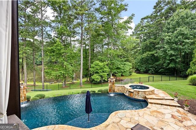 1255 Waterfall Lane NW, Acworth, GA 30101