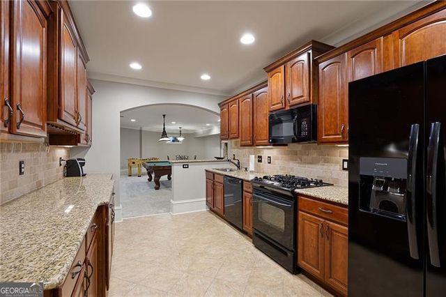 1255 Waterfall Lane NW, Acworth, GA 30101