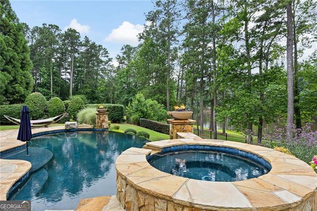 1255 Waterfall Lane NW, Acworth, GA 30101