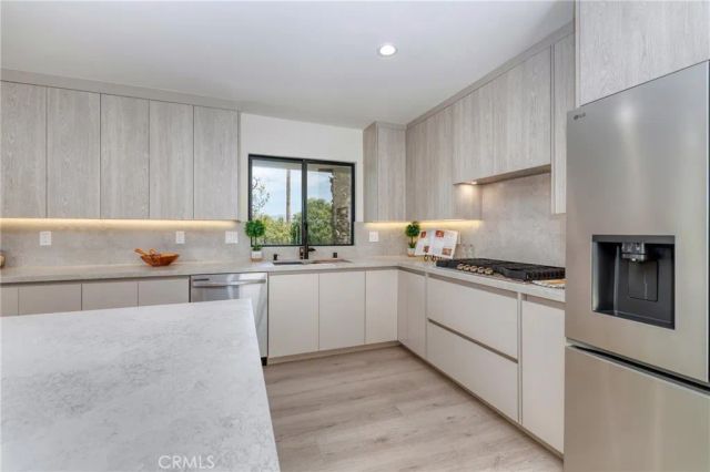 5843 Nevada, Woodland Hills, CA 91367