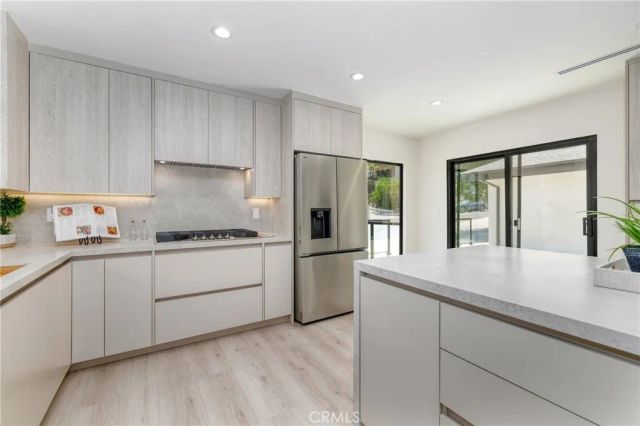 5843 Nevada, Woodland Hills, CA 91367