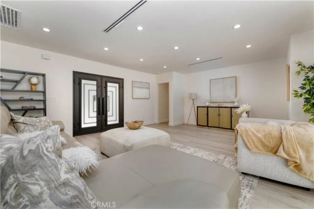 5843 Nevada, Woodland Hills, CA 91367