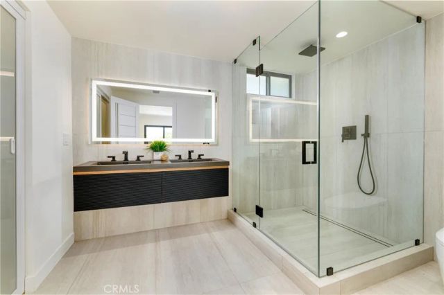 5843 Nevada, Woodland Hills, CA 91367