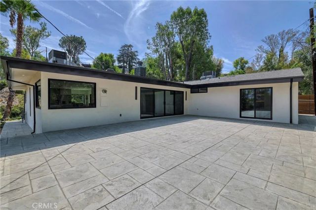 5843 Nevada, Woodland Hills, CA 91367