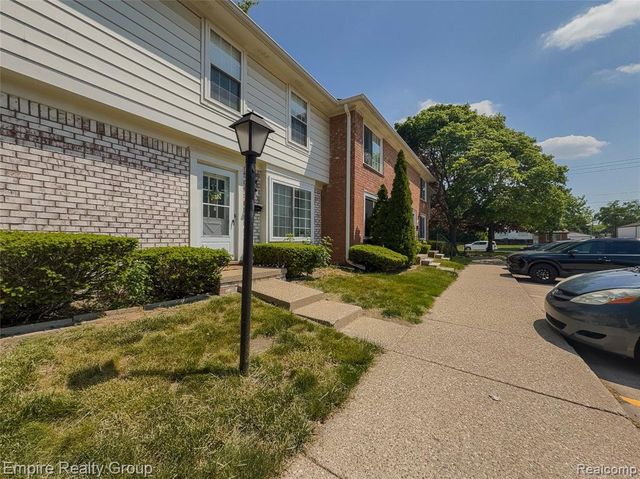 3002 Seaton Circuit, Warren, MI 48091
