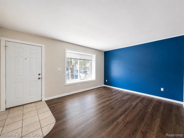 3002 Seaton Circuit, Warren, MI 48091