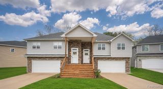 190 Whispering Pines Drive, Fenton, MI 48430
