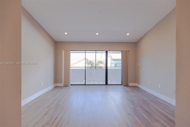 3525 Magellan Cir 626, Aventura, FL 33180