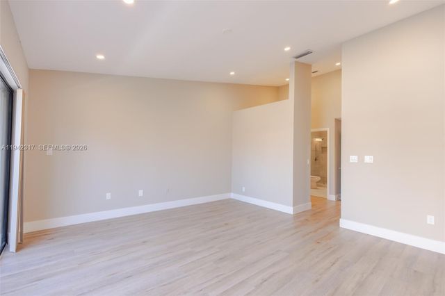 3525 Magellan Cir 626, Aventura, FL 33180