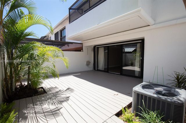 3525 Magellan Cir 626, Aventura, FL 33180