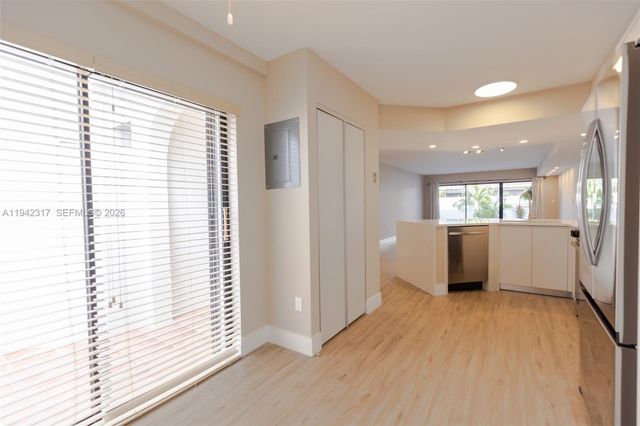 3525 Magellan Cir 626, Aventura, FL 33180