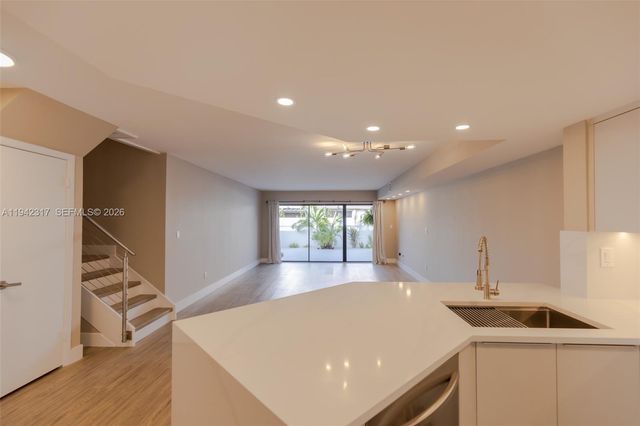 3525 Magellan Cir 626, Aventura, FL 33180