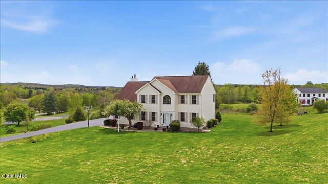 5 Edinburgh Drive, Schodack, NY 12063