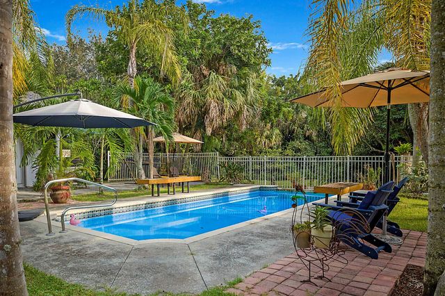 17776 Shetland Lane, Loxahatchee, FL 33470