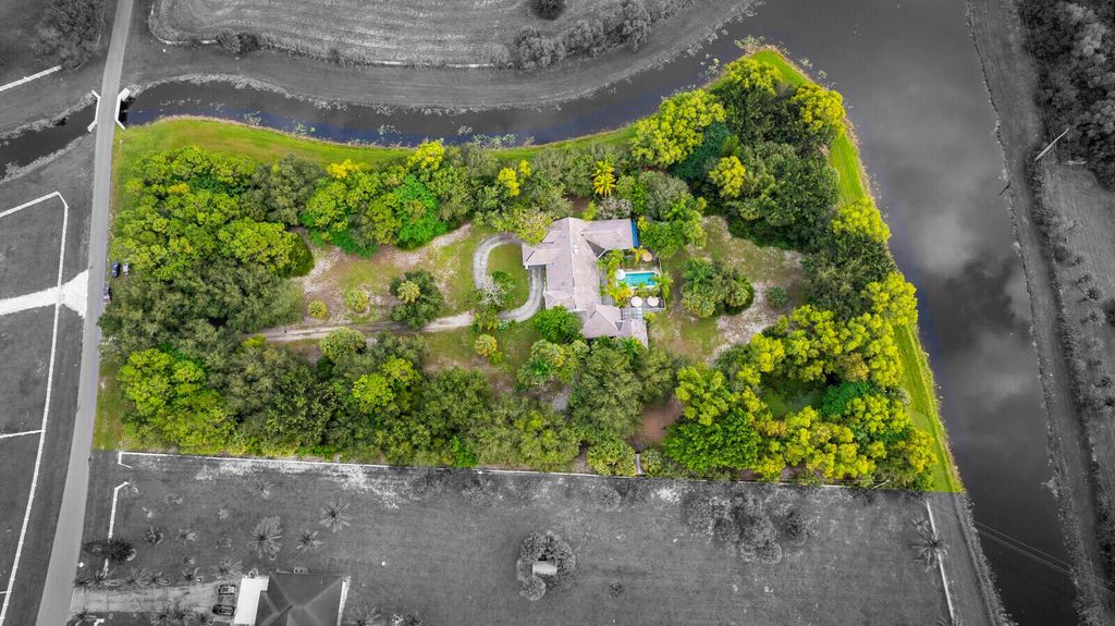 17776 Shetland Lane, Loxahatchee, FL 33470