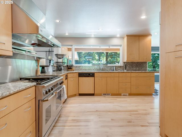 3817 OLD LEWIS RIVER Rd, Woodland, WA 98674