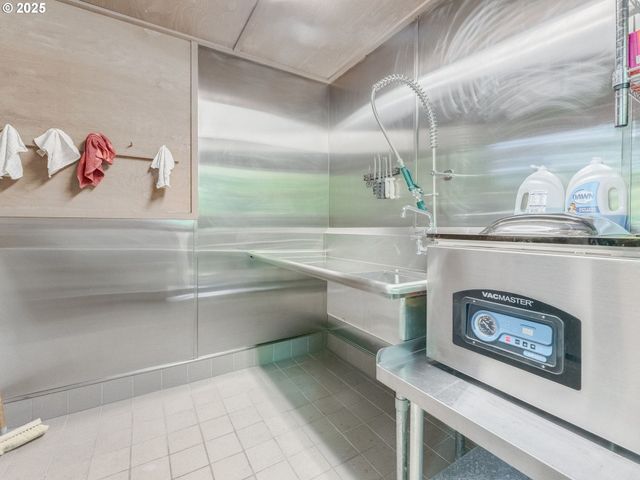 3817 OLD LEWIS RIVER Rd, Woodland, WA 98674