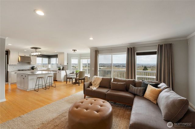 5805 51st Ave CT E, Tacoma, WA 98443