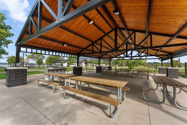 18870 Kanabec Trail, Lakeville, MN 55044