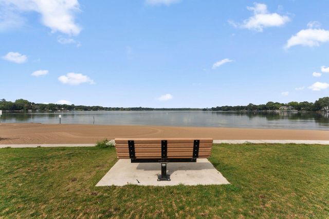 18870 Kanabec Trail, Lakeville, MN 55044