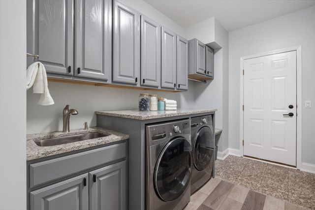 18870 Kanabec Trail, Lakeville, MN 55044