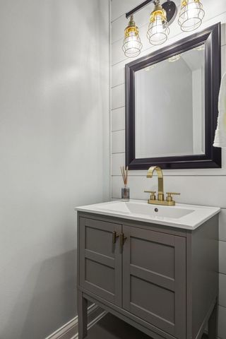 18870 Kanabec Trail, Lakeville, MN 55044