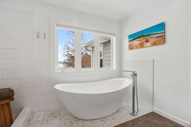 18870 Kanabec Trail, Lakeville, MN 55044