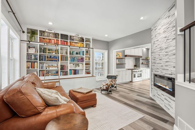 18870 Kanabec Trail, Lakeville, MN 55044