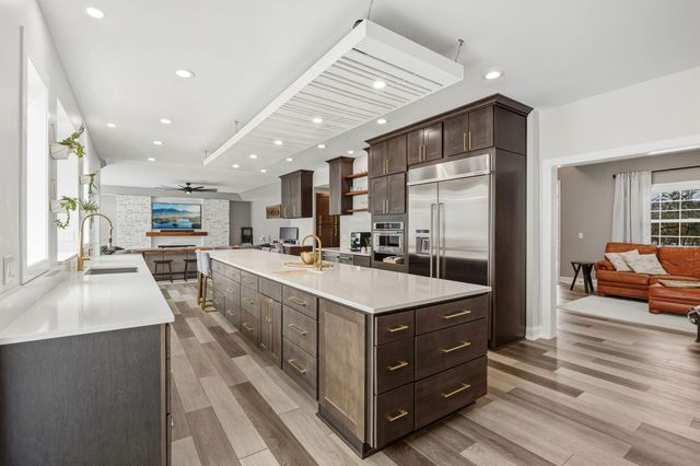 18870 Kanabec Trail, Lakeville, MN 55044