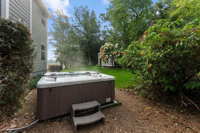 18870 Kanabec Trail, Lakeville, MN 55044