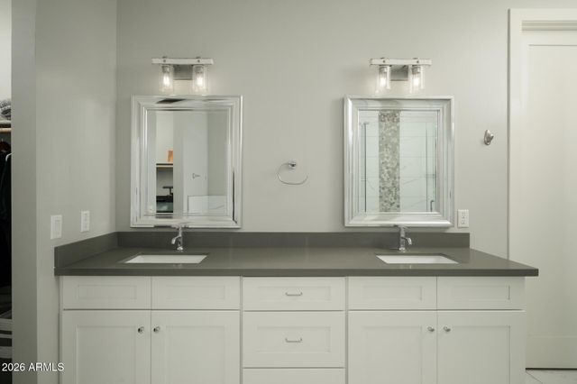 2821 N 28TH Place, Phoenix, AZ 85008