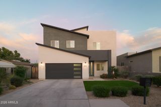 2821 N 28TH Place, Phoenix, AZ 85008