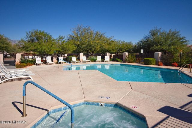 7456 E Calle Infinito, Tucson, AZ 85715