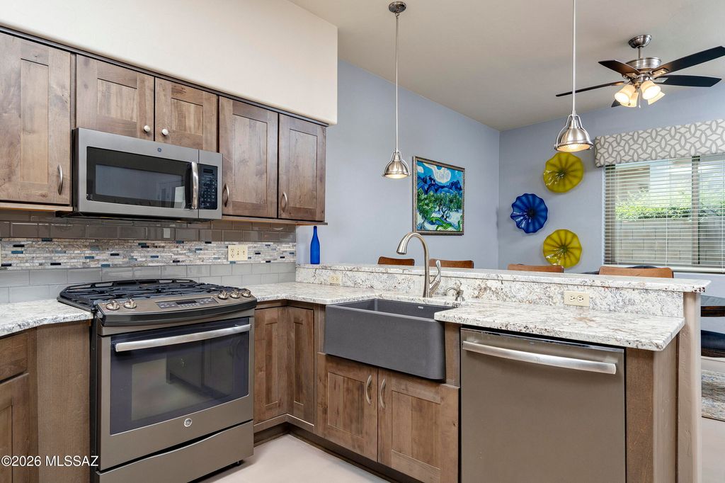7456 E Calle Infinito, Tucson, AZ 85715