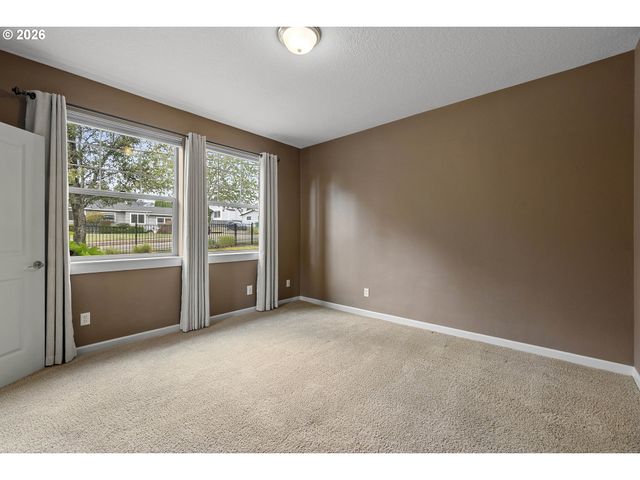 13751 Se LUCA Ave, Clackamas, OR 97015