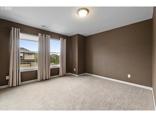 13751 Se LUCA Ave, Clackamas, OR 97015