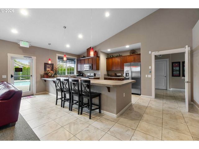 13751 Se LUCA Ave, Clackamas, OR 97015