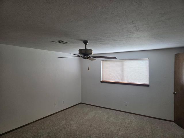 6105 Kingsbridge Drive, Oklahoma City, OK 73162