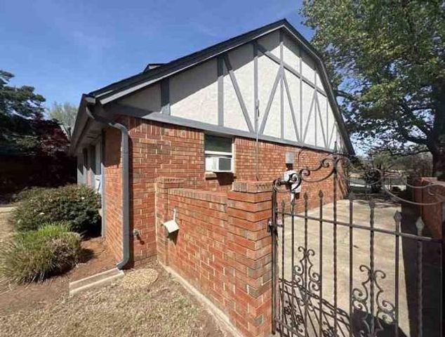 6105 Kingsbridge Drive, Oklahoma City, OK 73162
