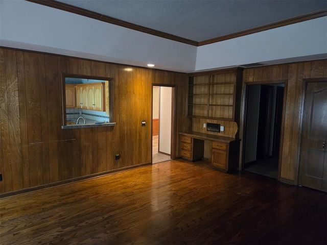 6105 Kingsbridge Drive, Oklahoma City, OK 73162