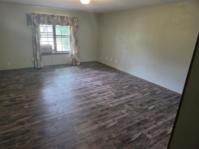 6105 Kingsbridge Drive, Oklahoma City, OK 73162